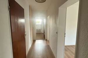 Frisch renovierte 2-Zimmer-Wohnung mit Rheinblick, Loggia & Aufzug 5. OG – Kasteelstraße 1-3, 47119 Ruhrort, Duisburg – Vorschaubild 8