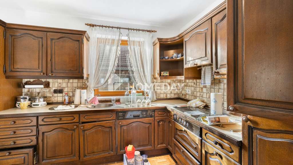 Immobilie in Attenkirchen - Familienidylle in ruhiger Lage – Einfamilienhaus mit großem Garten und viel Platz zum Leben
 - Bild 3