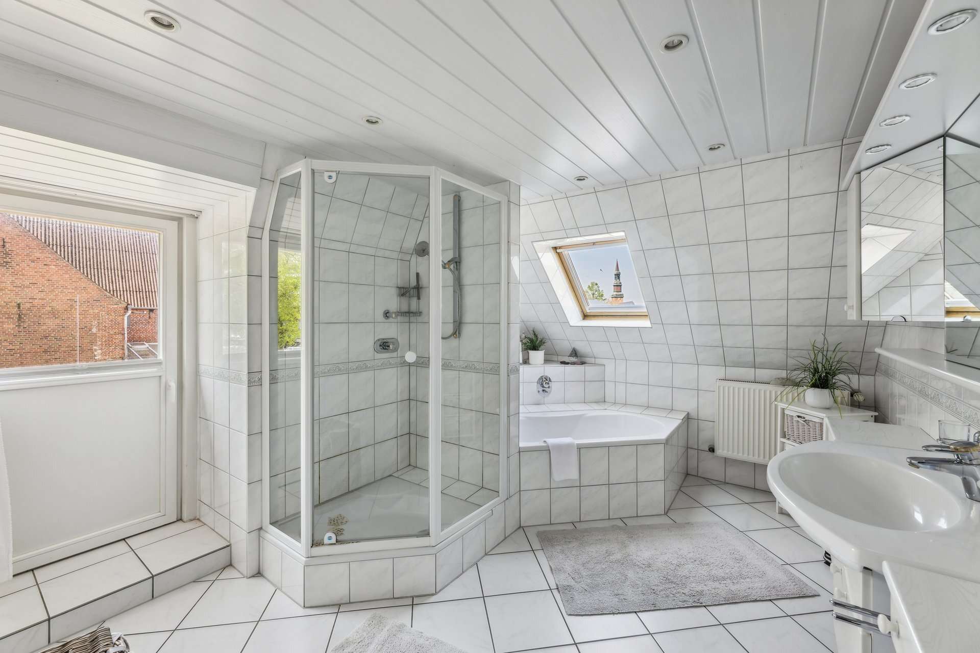 Immobilie in Tönning - Perfekt um den Anker zu werfen! | Gemütliches Einfamilienhaus direkt am historischen Hafen - Bild 8