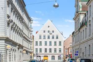 Vermietete 8-Zimmer-Wohnung  in Bestlage - Augsburg Maximilianstraße – Die vollständige Adresse der Immobilie erhältst du vom Anbieter., 86150 Lechviertel, östl. Ulrichsviertel, Augsburg – Vorschaubild 3