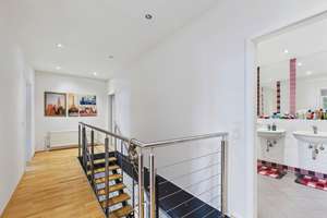 WOHNEN WIE IM HAUS – GROSSZÜGIGE MAISONETTEWOHNUNG MIT TERRASSE UND GARTENANTEIL – Die vollständige Adresse der Immobilie erhältst du vom Anbieter., 65207 Naurod, Wiesbaden – Vorschaubild 13