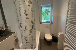Geschmackvolle 2-Zimmer-EG-Wohnung mit Einbauküche in Schwalbach am Taunus – Spechtstr. 11, 65824 Main-Taunus-Kreis – Vorschaubild 13