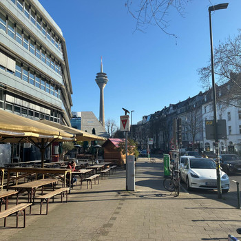 Schlüsselfertige Gastronomie Medienhafen Düsseldorf: Zwei Konzepte:Restaurant + Ghost Kitchen