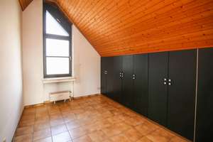 Freigezogene 4-Zimmer-Maisonettewohnung ca. 103 m²,mit zwei Balkonen & Tiefgaragenstellplatz Krefeld – Die vollständige Adresse der Immobilie erhältst du vom Anbieter., 47799 Cracau, Krefeld – Vorschaubild 6