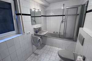 Großzügige 2-ZKB-Wohnung mit Abstellraum, Terrasse, Garten, Doppelparkerstellplatz in ruhiger Lage – Am Berg 51, 76228 Grünwettersbach, Karlsruhe – Vorschaubild 11