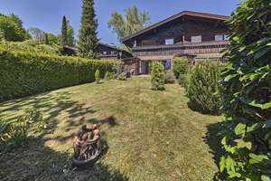 Reiheneckhaus in ruhiger Lage mit schönem Bergblick wünscht wieder belebt und vollendet zu werden – Die vollständige Adresse der Immobilie erhältst du vom Anbieter., 83209 Prien am Chiemsee – Vorschaubild 1
