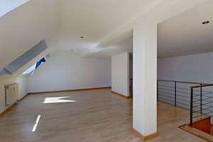 Warmes Nest, kalte Ersparnis - 1 KALTMIETE GESCHENKT: Große 3-Zimmer-Dachgeschosswohnung mit EBK ... – 39104 Altstadt, Magdeburg – Vorschaubild 3