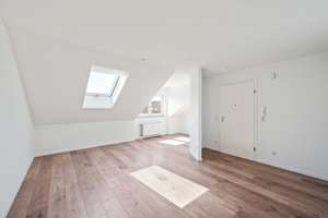 Modernes DG Apartment mit TG Stellplatz in Horkheim