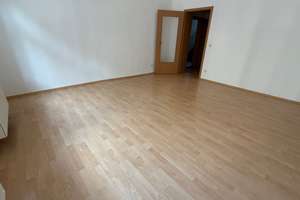 Frei ab sofort ! Küche mit Balkonzugang / Laminat / Bad mit Wanne  u.v.m. – Fürstenstraße 62, 9130 Sonnenberg, Chemnitz – Vorschaubild 5