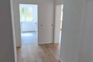 Erstbezug einer hellen Souterrain Wohnung nach Sanierung