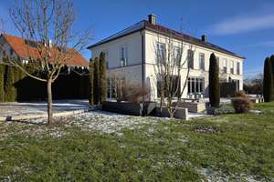 Attraktive Doppelhaushälfte mit großzügigem Wohnraum und großem Garten – Die vollständige Adresse der Immobilie erhältst du vom Anbieter., 82285 Hattenhofen – Vorschaubild 1