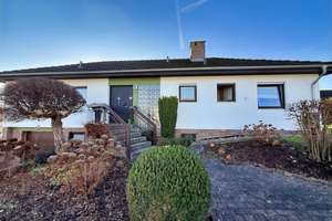 Bungalow in begehrter Wohnlage von Vellmar/ Stadtgrenze Kassel mit viel Platz und Vollkeller  – Die vollständige Adresse der Immobilie erhältst du vom Anbieter., 34246 Vellmar – Vorschaubild 2