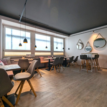 STOCK - Effektiv | hell | frisch renoviert