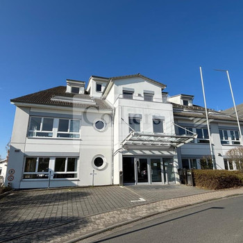 Rarität: Modernes Bürogebäude in Hofheim