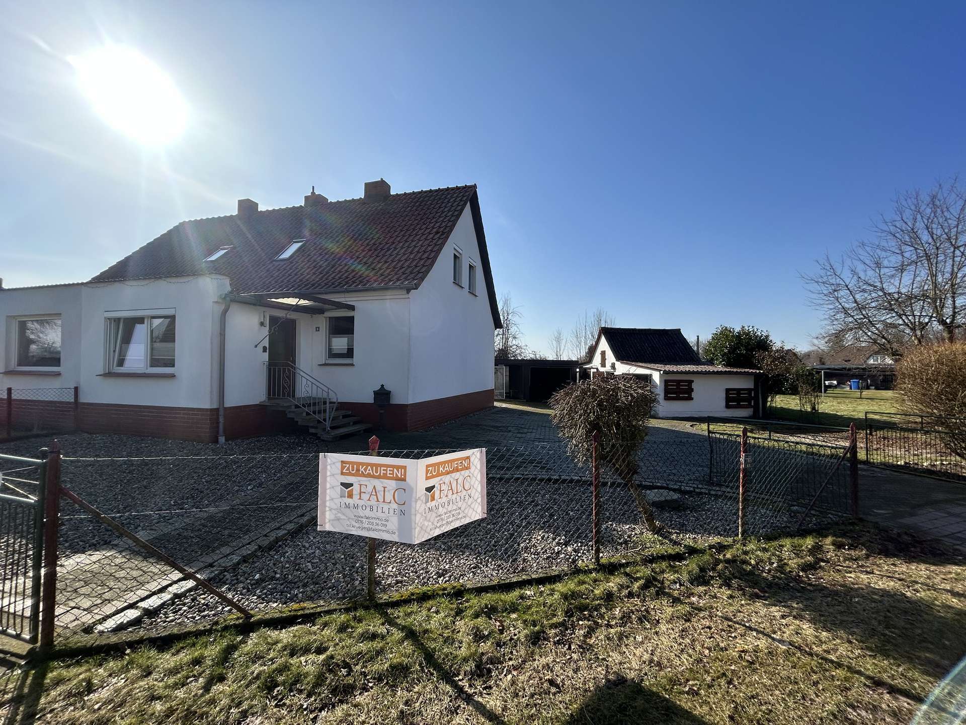 Sanierungsbedürftige Doppelhaushälfte + mögliches Baufeld, Harz Kreis – Bild 1