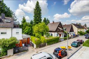 Möbliert: Besondere Wohnung mit viel Holzelementen – Die vollständige Adresse der Immobilie erhältst du vom Anbieter., 81825 Berg am Laim Ost, München – Vorschaubild 12