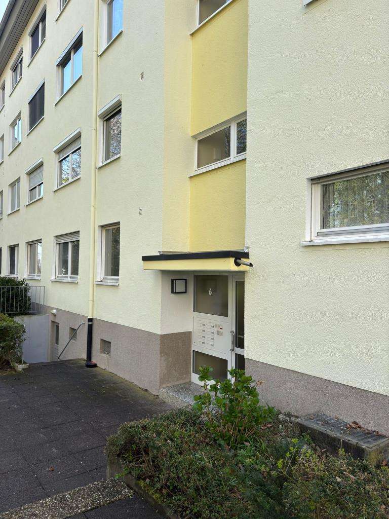 Immobilie in Steinbach - Renovierungsbedürftige 4-Zimmer Wohnung in Steinbach/Taunus - Bild 3