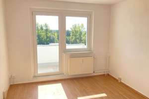 ZWEI ZIMMER - mit Balkon! – 39130 Neu Olvenstedt, Magdeburg – Vorschaubild 2