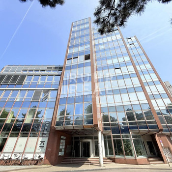 Weitblick über Köln | Ausbau nach Mieterwunsch | Ausreichend Stellplätze 