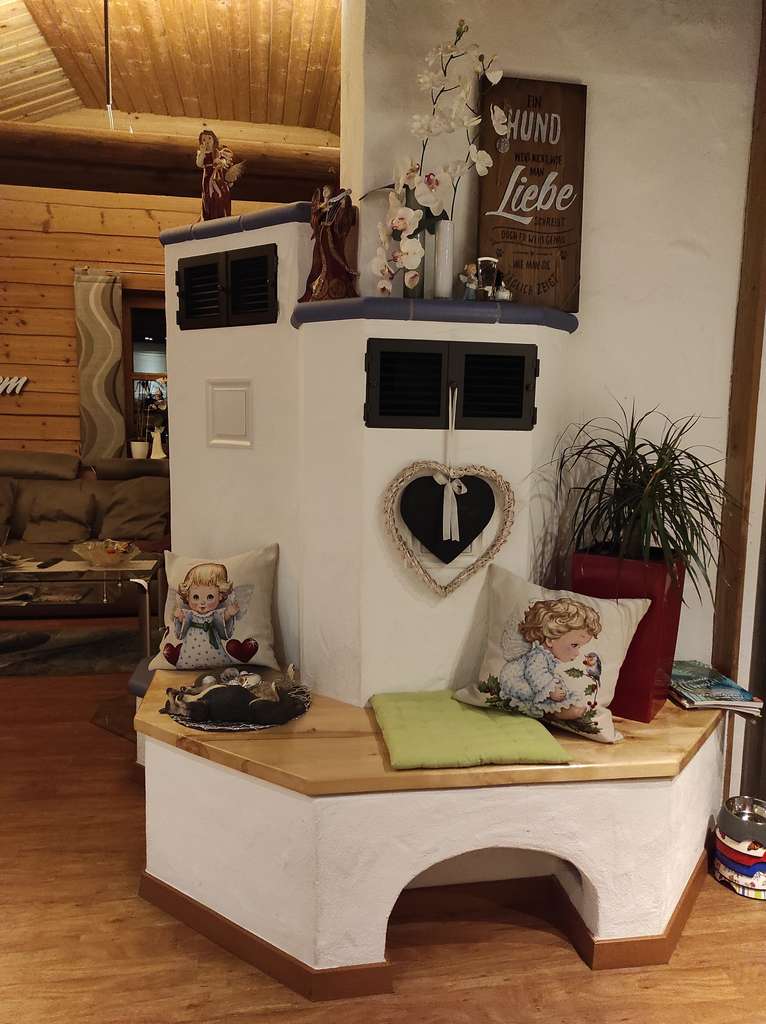 Immobilie in Freihung - Maklerfrei: autark - renoviert - besonderes Haus mit PV Anlage, Brunnen, Wald, Weiher, sep Halle  - Bild 0