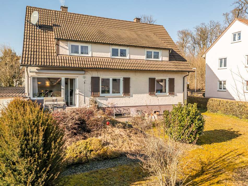 Zweifamilienhaus mit großem...