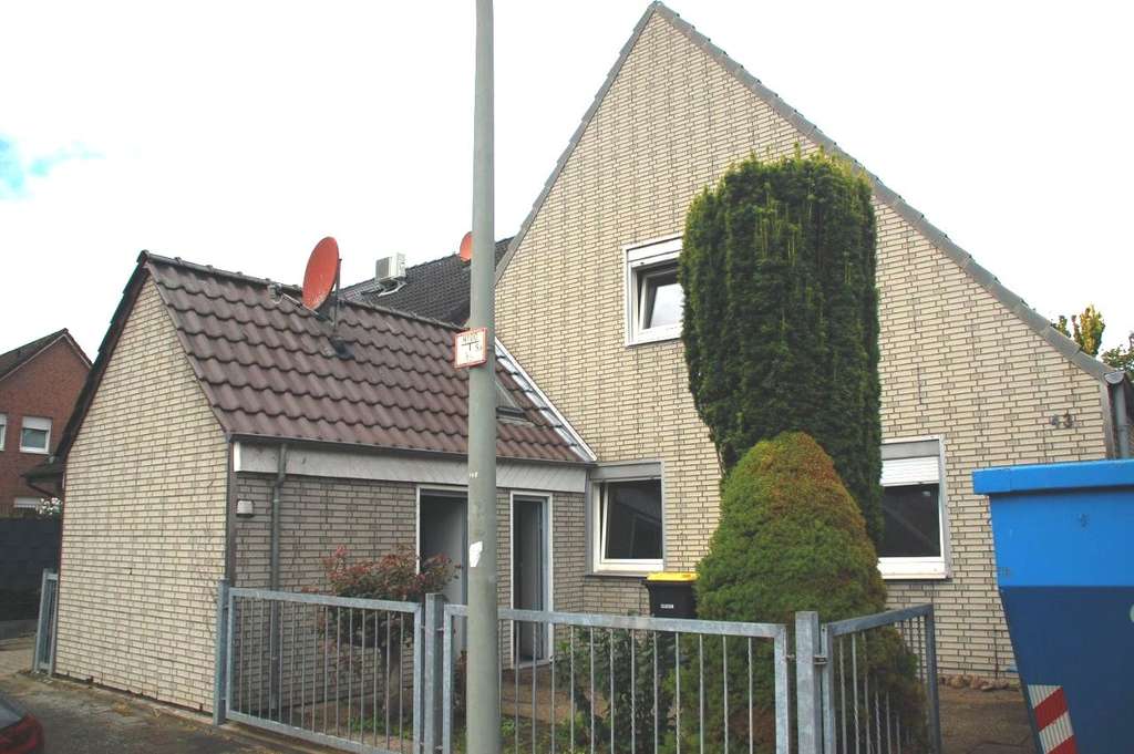 Immobilie in Greven - Solides Sanierungsobjekt/Einfamilienhaus ca. 110m² Wfl. in gepflegter Lage von Greven - Bild 0