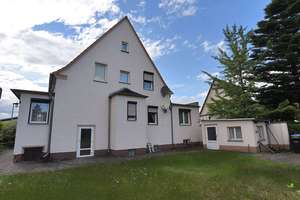 Ein- bis Zweifamilienhaus mit Vollkeller, zwei Garagen und Ausbaureserve – Die vollständige Adresse der Immobilie erhältst du vom Anbieter., 14712 Rathenow – Vorschaubild 2