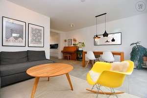 Modern möbliertes Reihenmittelhaus mit Terrasse und Garten in Stuttgart Vahingen/Rohr