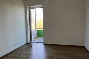 Helle, freundliche 2-Zimmer Wohnung mit Balkon im 1. OG in Kassel-Niederzwehren