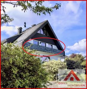 Helle Dachgeschosswohnung mit Balkon nahe Winterberg