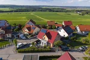 Exklusives Einfamilienhaus mit Gewerbeeinheit in Winterlingen-Benzingen – Die vollständige Adresse der Immobilie erhältst du vom Anbieter., 72474 Winterlingen – Vorschaubild 2