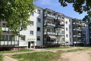 Lichtdurchflutete 3-Zimmer-Wohnung mit Traumbalkon – Zevener Str. 4, 28237 Gröpelingen (Ortsteil), Bremen – Vorschaubild 1
