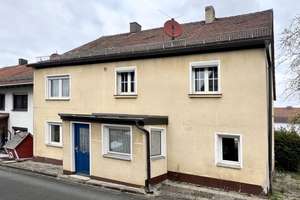 Zweifamilienhaus in Eckental/Forth - vielseitig nutzbar