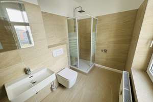 Frisch renovierte 3-Raum-Wohnung mit Ankleidezimmer