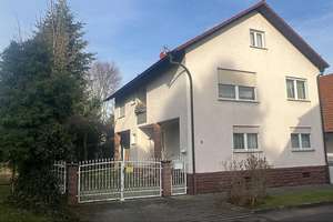 Geräumiges Einfamilienhaus mit Ausbaupotenzial und Nebengebäuden in ruhiger Lage von Malsch – Die vollständige Adresse der Immobilie erhältst du vom Anbieter., 76316 Malsch – Vorschaubild 2