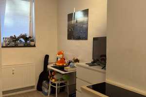 Mini Studenten-Apartment mit Einbauküche und Möbeln – Schützenstraße 1, 40211 Düsseldorf – Vorschaubild 4