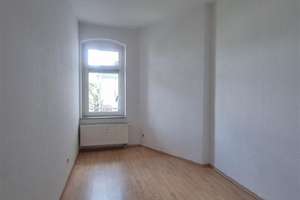 Großzügige 3-Zimmer mit Laminat, EBK, Wannenbad mit Fenster und Balkon in zentraler Lage – Die vollständige Adresse der Immobilie erhältst du vom Anbieter., 9130 Sonnenberg, Chemnitz – Vorschaubild 7