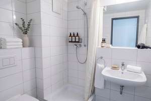 Mietkauf - Exklusives City-Appartement mit Balkon und Fußbodenheizung im Herzen Berlins – Die vollständige Adresse der Immobilie erhältst du vom Anbieter., 10178 Mitte (Ortsteil), Berlin – Vorschaubild 8