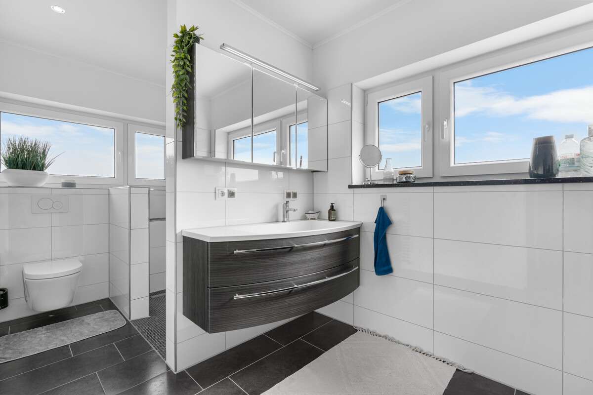 Immobilie in Hilgermissen - Exklusive Stadtvilla mit hochwertigem Wohnkonzept - Bild 2