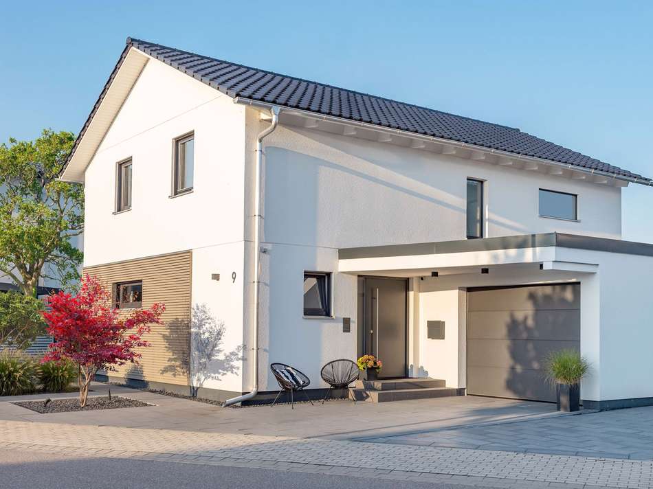 Einfamilienhaus-mit-Teilholzfa