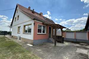 Doppelhaushälfte mit 10.257m² Ackerland und großzügigen Grundstück zu verkaufen! – Alleestraße 13, 17291 Uckermark (Kreis) – Vorschaubild 1