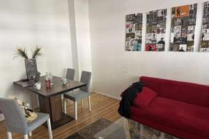 Für Singles oder Paare: Voll möbliert mit Sonnenbalkon in Neu-Westend