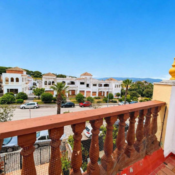 Zweistöckiges Haus mit Terrasse, privatem Garten und Balkon am Paseo de la Janda, Benalup-Casas Viej