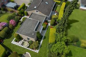 Exklusiver villenartiger Bungalow mit privater Wellnessoase und Künstler-Unikat in Krefeld-Verberg – Die vollständige Adresse der Immobilie erhältst du vom Anbieter., 47802 Verberg, Krefeld – Vorschaubild 2