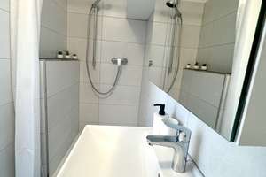 Erstbezug 2 Zimmer vollmöbliert neu helle WG für Mädchen Studenten sicheres Umfeld – Höglwörther Straße 374, 81379 Obersendling, München – Vorschaubild 17