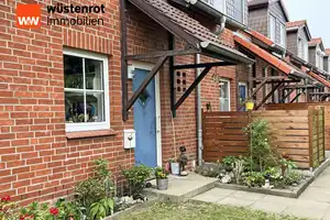 HELLES UND MODERNES REIHENENDHAUS MIT ZWEI GAUBEN + TERRASSE UND GRUNDSTÜCK IN KRÖPELIN – Bad Doberan (Kreis) – Vorschaubild 7