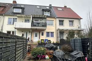 Pool, Balkon, Kamin – familienfreundlich in Kralenriede! – Die vollständige Adresse der Immobilie erhältst du vom Anbieter., 38108 Schunteraue, Braunschweig – Vorschaubild 2