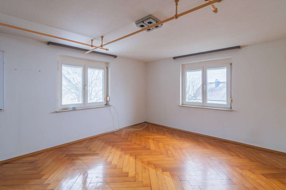 Immobilie in Horgenzell - Bastler aufgepasst!! Anwesen mit Wohnhaus, Ökonomie und FeWo!
15 km von Ravensburg entfernt! - Bild 3