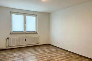 Geräumige Wohnung mit Balkon in bester zentraler Lage! – Klopstockstraße 18, 46045 Dümpten, Oberhausen – Vorschaubild 2