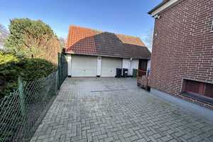 Zweifamilienhaus in ruhiger Lage mit Garagen, Stellplätzen und pflegeleichten Garten – Salzgitter – Vorschaubild 5